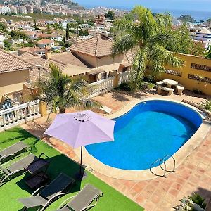 Chalet Con Piscinas Y Vistas De Ensueño